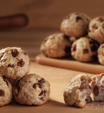 Biscuiti cu scortisoara si stafide